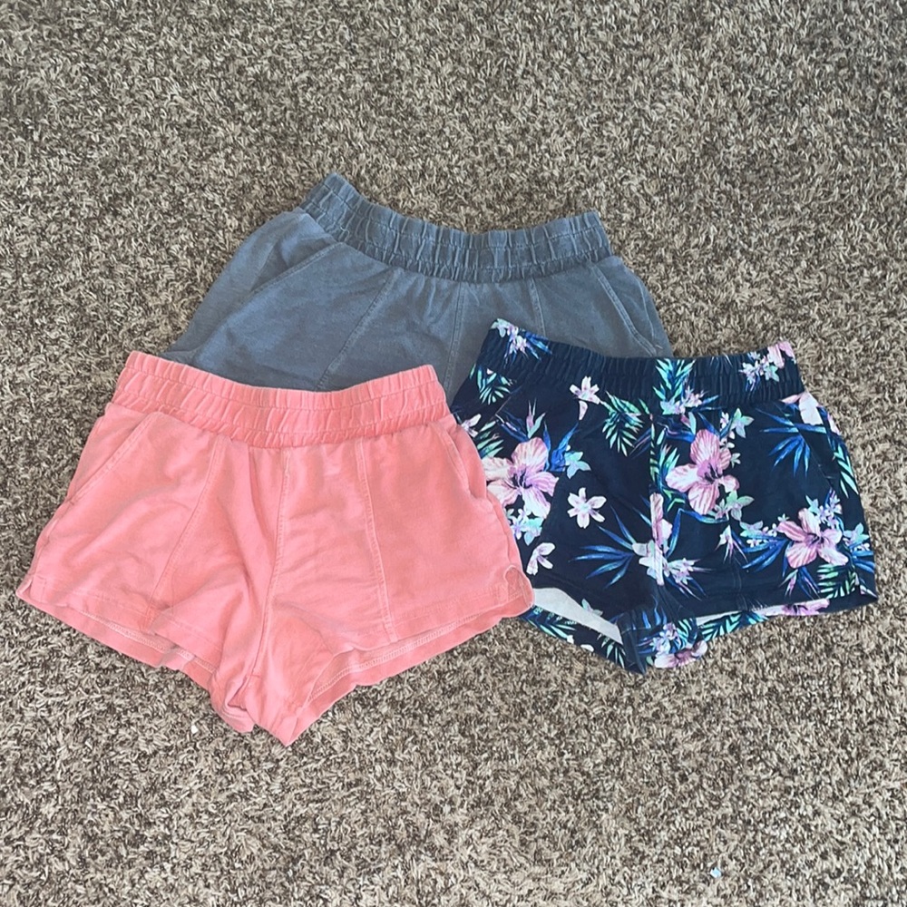 Set or lounge shorts